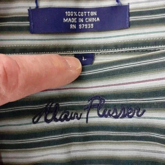 Allen Flusser Button down Size Large EUC - Picture 6 of 6